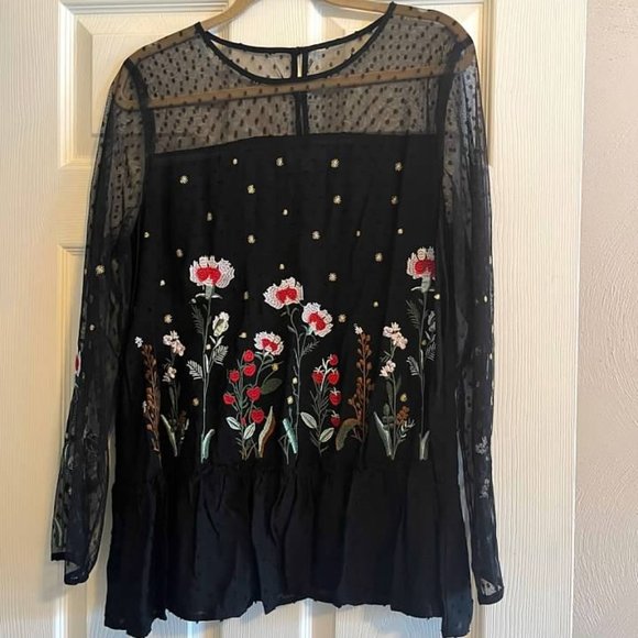 Entro Embroidered top with sheer detail - Picture 1 of 4